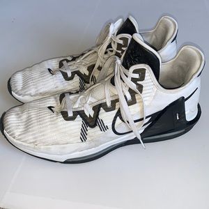 Nike LeBron Witness Shoes Size 16